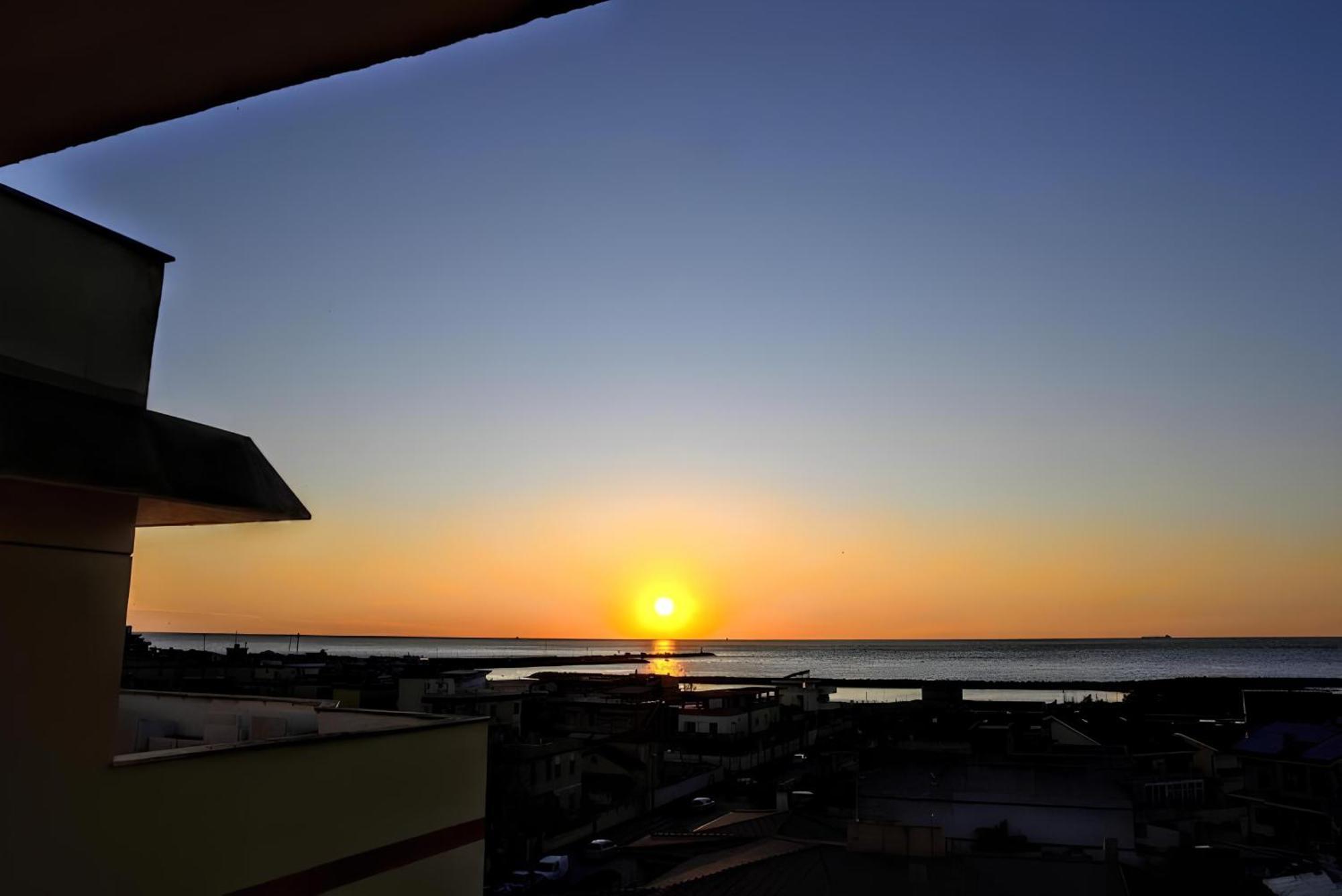 Vuel Sea View House -10 Minutes From The Airport Fiumicino Apartment Luaran gambar